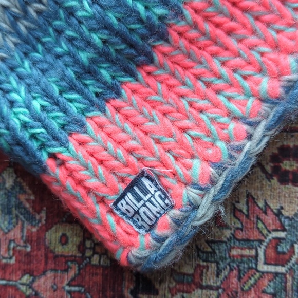 Billabong Pom Pom Beanie - Picture 3 of 12